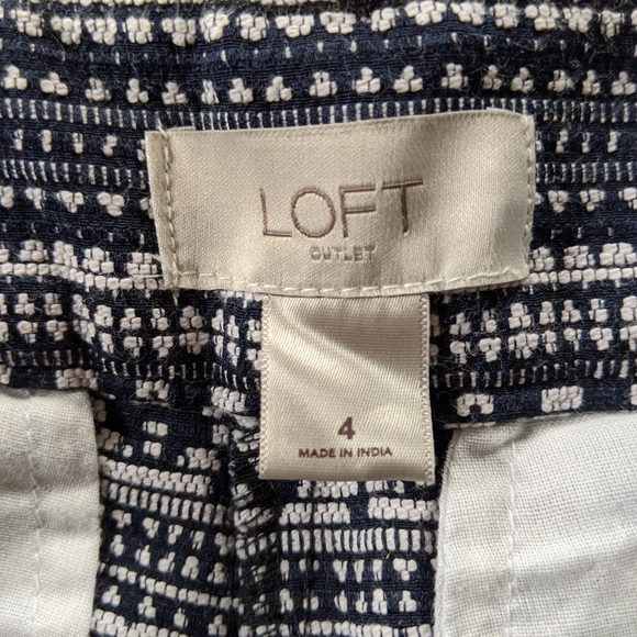 Loft Outlet patterned shorts size 4 - Picture 4 of 5